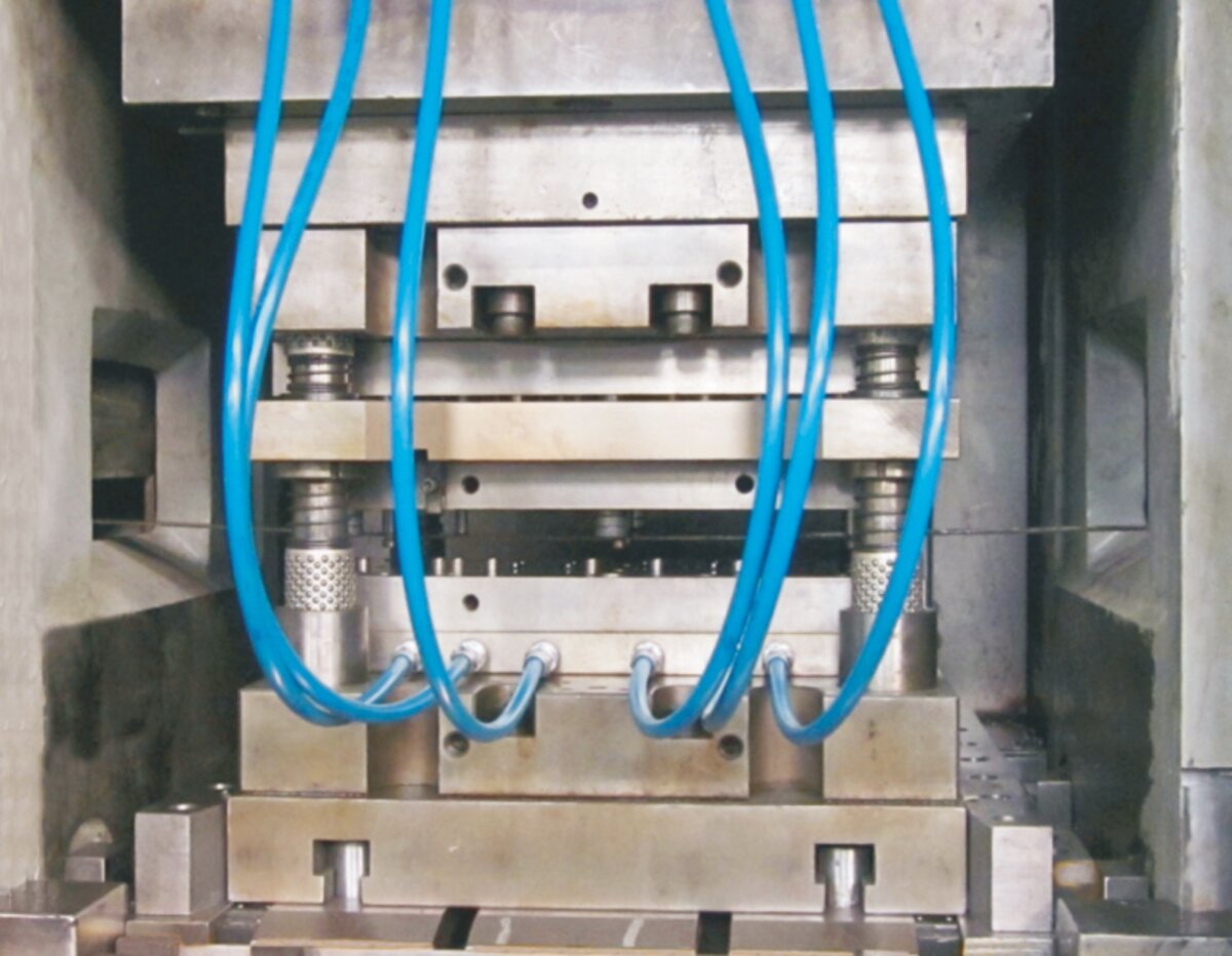 Tooling protection sensor system for fine blanking die