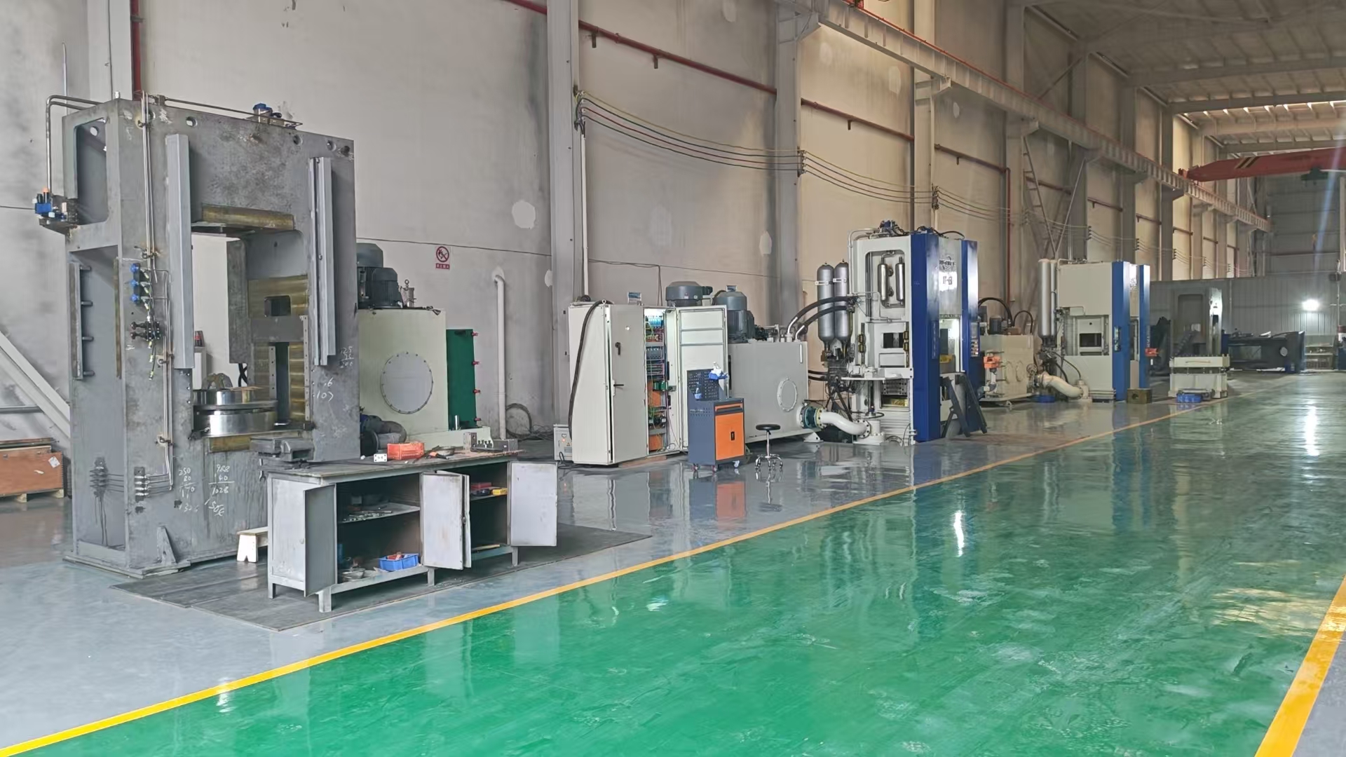 HS-FINEB fine blanking press manufacturing workshop in Huangshi, China